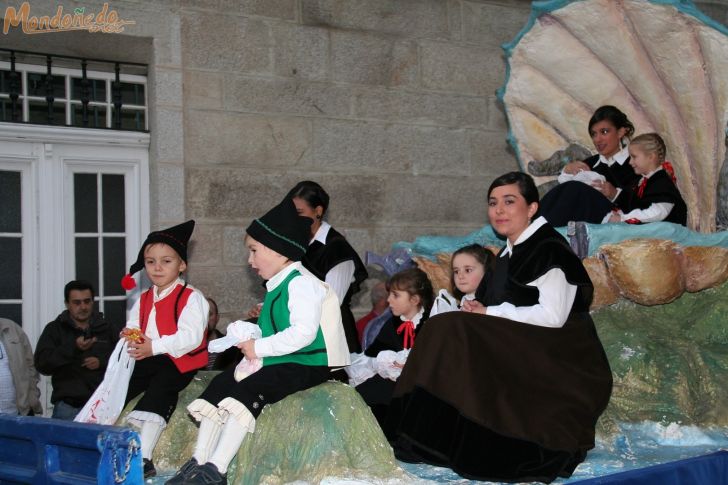 Desfile de autoridades
Carroza de las Sanluqueiras
