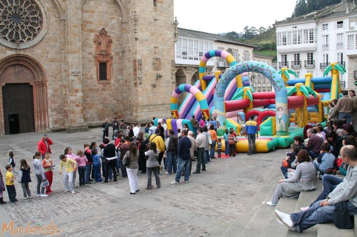 Fiesta infantil
Niños en la plaza
