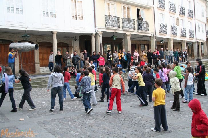 Fiesta infantil
Niños en la plaza
