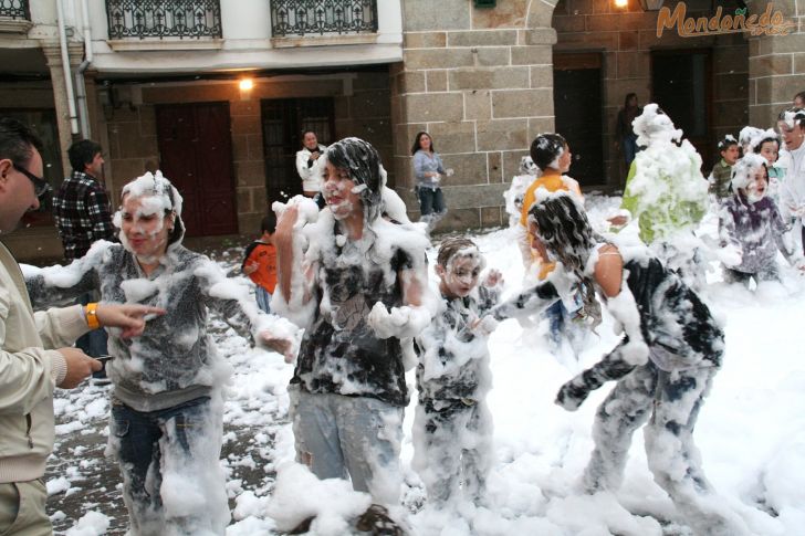 Fiesta infantil
Jugando en la espuma
