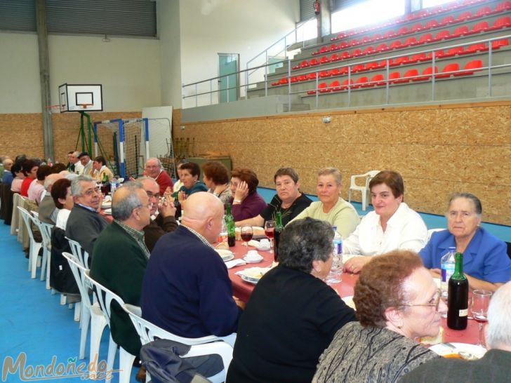 Comida tercera edad
Disfrutando de la comida. Foto de mindonium.com
