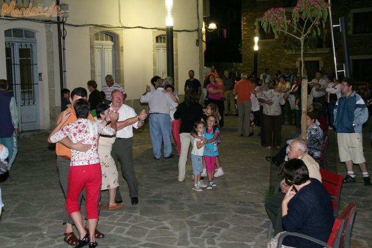 Día de Santiago
Bailando en la verbena
