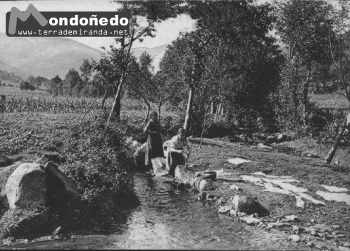 Pelourín
Mujeres lavando en Pelourín.
