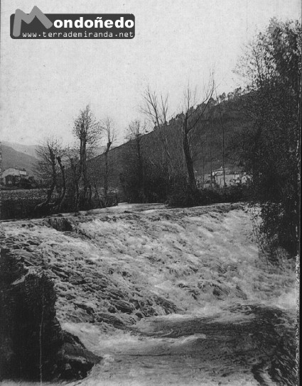 Pontepousada
Paisaje fluvial de Pontepousada.
