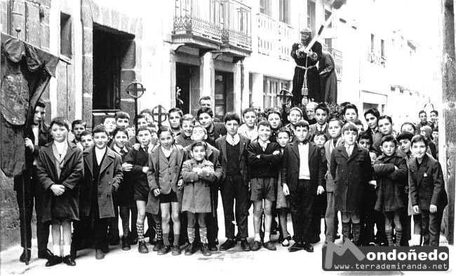 Procesión
Una procesión de Viernes Santo en la Semana Santa.
