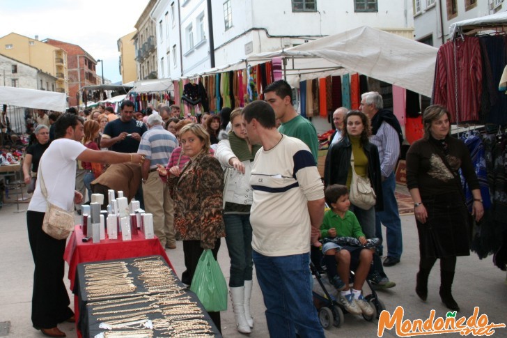 As San Lucas 2006
Comprando en la feria
