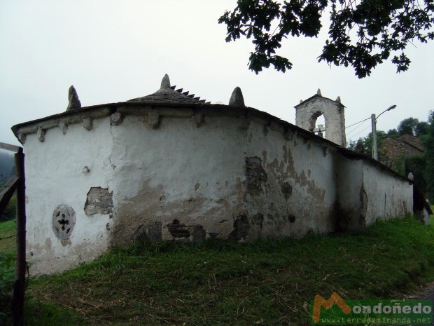 San Cristovo
La capilla vista desde atrás.
