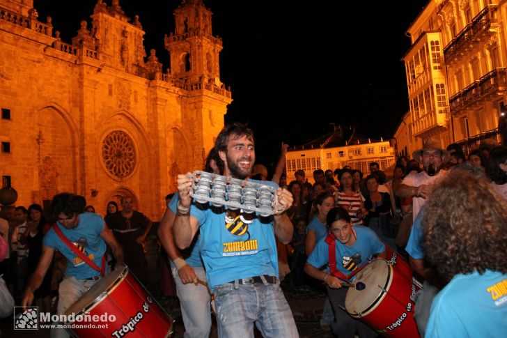 Sábado
Actuación de Trópico de Grelos
