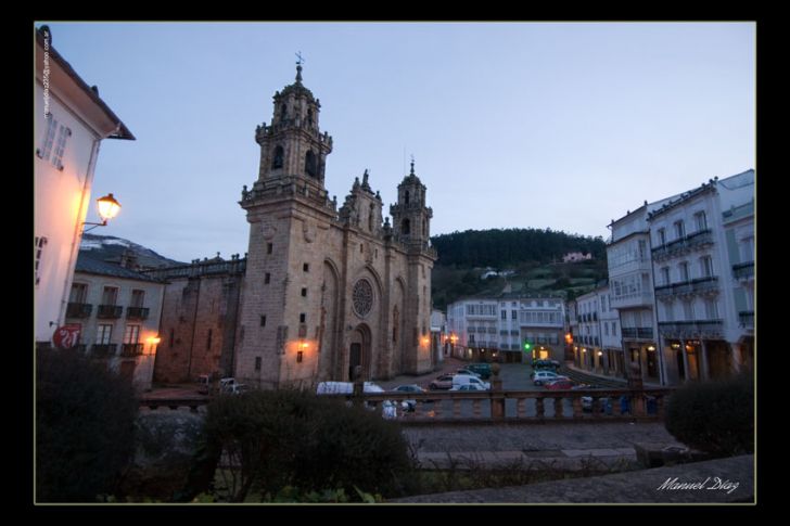 Praza da Catedral al anochecer
Foto enviada por Manuel Díaz
